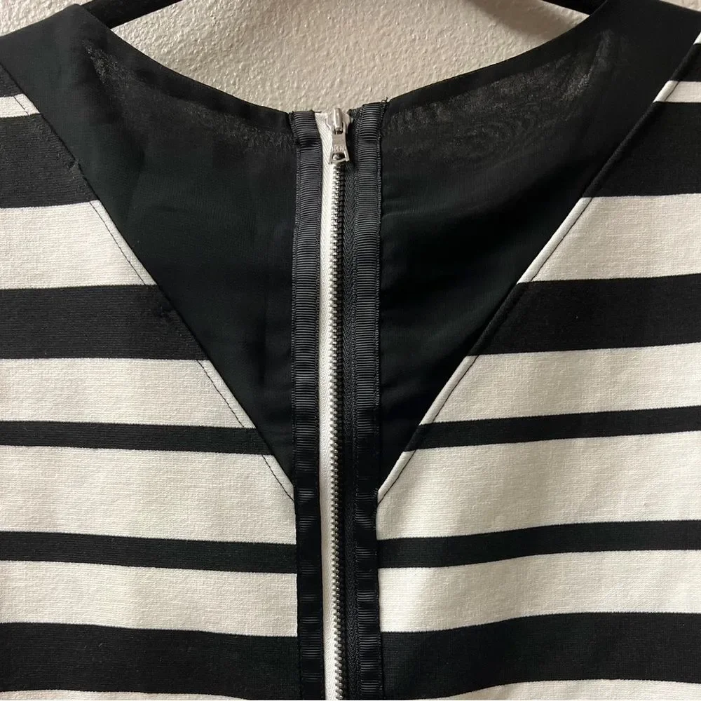 Sam Edelman Black & White Striped “Graphic Play” Top (Size S) – NWT - Picture 5 of 10